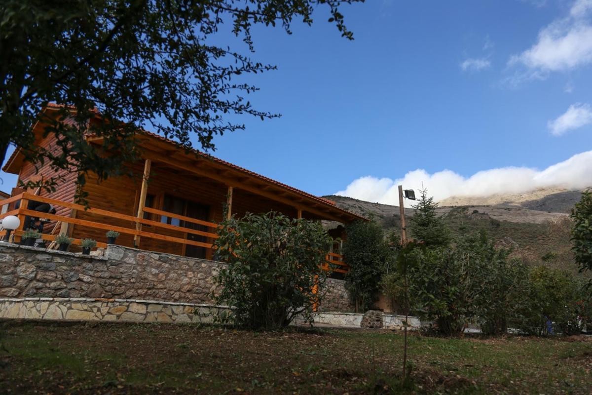 Orias Guesthouse & Farm Kalavryta Luaran gambar